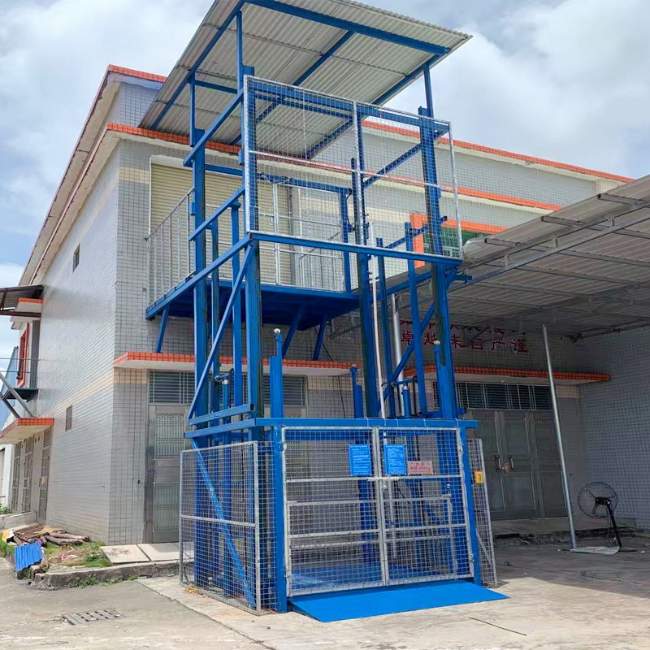 辽宁建材厂室外升降货梯安装